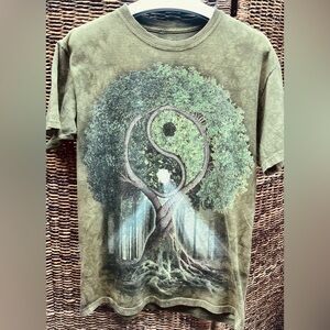 The Mountain, Unisex Medium, Ying and Yang Tree, Hayfork CA, Green Tie Dye